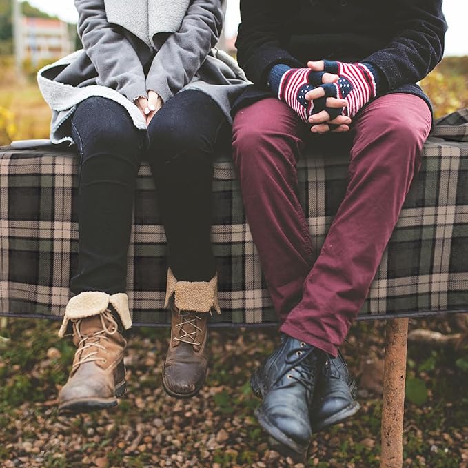 DUKUSEEK Stadium Blanket for All Weather, Waterproof Outdoor Blankets with Hood, Soft Warm Fleece Camping Blanket Windproof for Outdoor Sports, 79x58