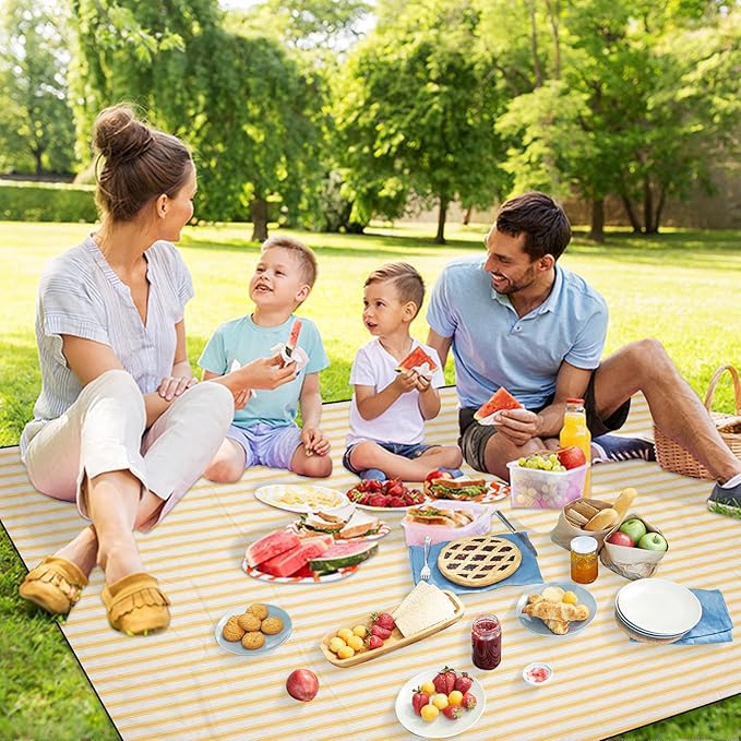 G GOOD GAIN Picnic Blankets Waterproof - Extra Large Outdoor Blanket Sand Free Foldable with Carry Strap for Beach, Camping, Park Grass, Hiking, Travel, Concerts, Indoor(Bumblebee)