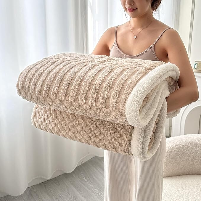 UKELER Sherpa Bed Blanket 80 × 90 inch, Ultra Soft Queen Size Throw Blankets for All Season, Cozy Plush Striped Fleece Blanket for Bedroom Living Room Dorm Hostel Sofa Camping, Camel