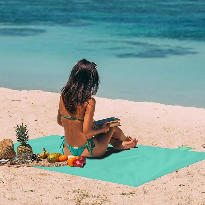 Odoland Beach Blanket Picnic Blanket, 43.3" x 27.5" SandProof Waterproof Outdoor Pocket Blanket with Portable Bag, Foldable Lightweight Sand Free Mat for 1 People Hiking, Camping, Travel, Light Green