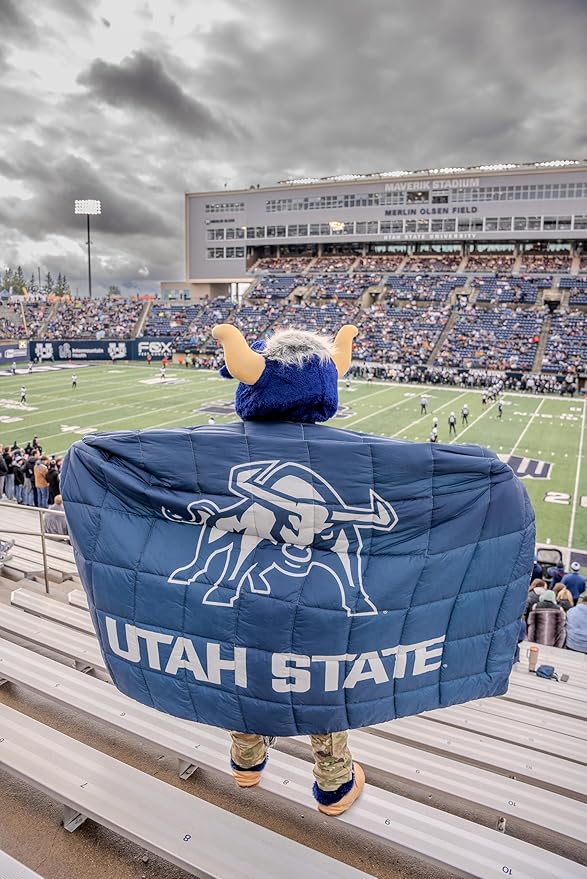 Versatile Packable Outdoor Camping Blanket, Puffy Blanket, Primaloft® Insulation, Warm, Durable, Lightweight, Waterproof, Oversize, Beach, Stadium, and More! 55"x80" (USU - Big Blue)