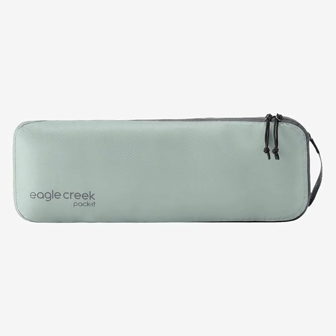 eagle creek Pack-It Isolate Slim Cube - Compact Travel Organizer for Versatile Packing of Small Items - Angled Zipper Opening - Eco-Friendly - Convenient Top Handle - Medium - Storm Grey