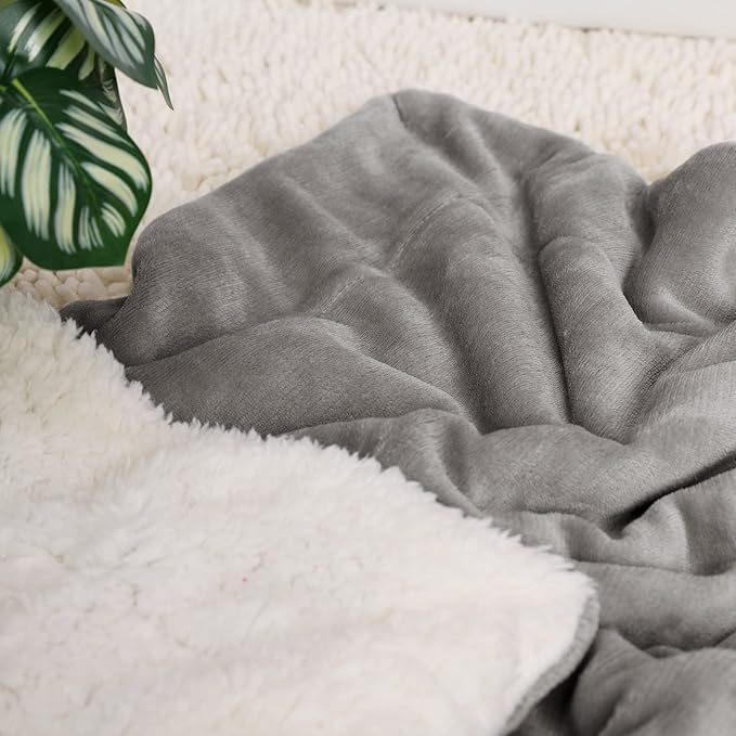 NANPIPER Baby Sherpa Blanket,Warm Toddler Throw Blanket,Soft Newborn Fleece Blanket for Winter (Light Grey,30x40 inches)