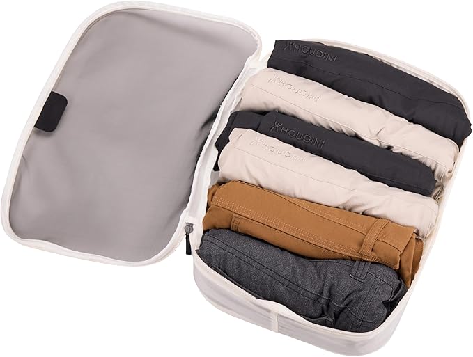 Thule Packing Cube, Size Medium, Transparent Fabric, Organize Shirts, Pants, Sweaters, Easy to Pack