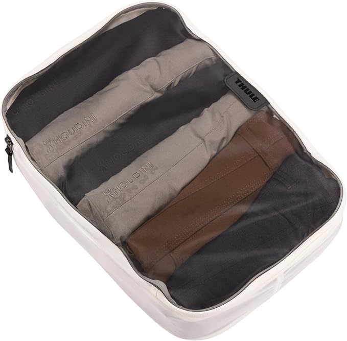 Thule Packing Cube, Size Medium, Transparent Fabric, Organize Shirts, Pants, Sweaters, Easy to Pack