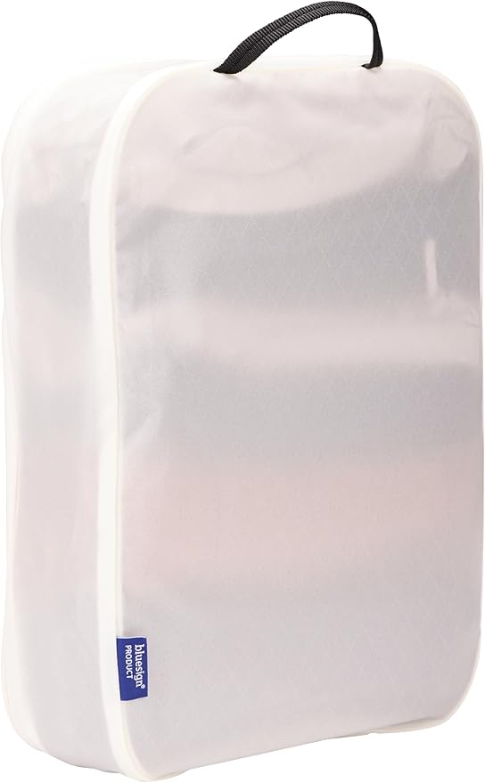 Thule Packing Cube, Size Medium, Transparent Fabric, Organize Shirts, Pants, Sweaters, Easy to Pack