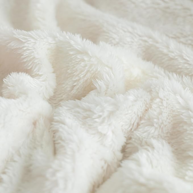 UKELER Sherpa Bed Blanket 80 × 90 inch, Ultra Soft Queen Size Throw Blankets for All Season, 610 GSM Cozy Plush Striped Fleece Blanket for Bedroom Living Room Dorm Hostel Sofa Camping, Off White