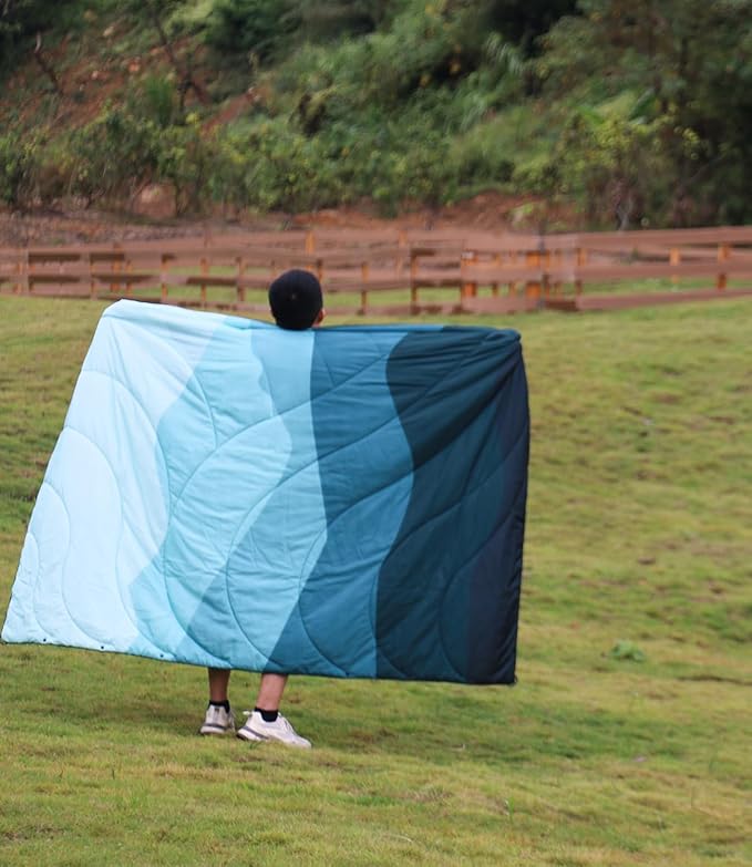 Outdoor Puffy Camping Blanket, Lightweight Down Alternative Puffy Waterproof Stadium Blanket with Portable Bag, Lightweight Camping Blanket for 2 People, Cold Weather, Sports, Travel, Car, 79*54 inch