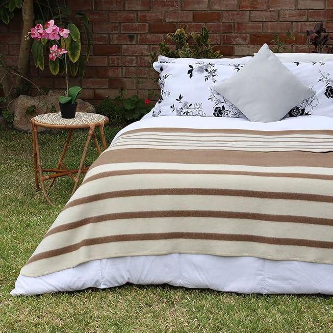 Thick Alpaca Wool Blanket Heavyweight for Camping Outdoors or Using Indoors | Soft Peruvian Alpaca Wool Blankets (Soft Camel/Ivory, Twin)