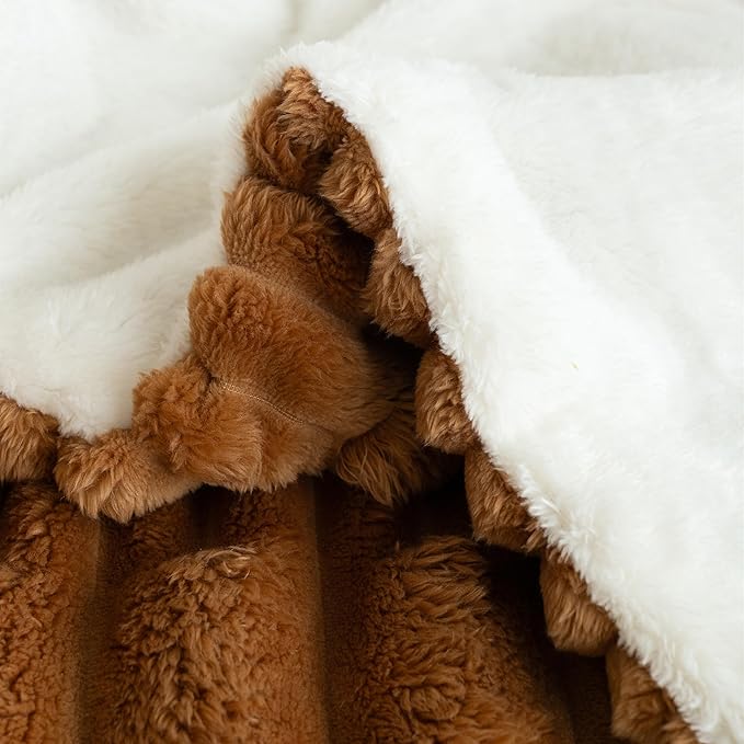 UKELER Cozy Sherpa Bed Blanket Queen Size 80 x 90 inch, Striped Throw Blanket for Bed Couch Sofa Camping, Great Gift for Mother's Day, Father's Day, Thanksgiving, Christmas, New Year's