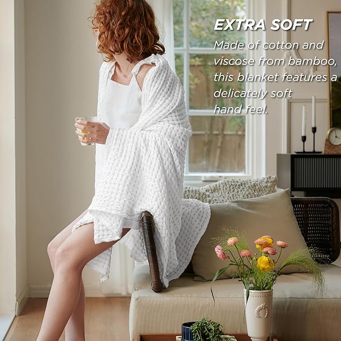 Bedsure Cooling Cotton Waffle Queen Size Blanket - Lightweight Breathable Blanket of Rayon Derived from Bamboo for Hot Sleepers, Luxury Throws for Bed, Couch and Sofa, Green, 90x90 Inches