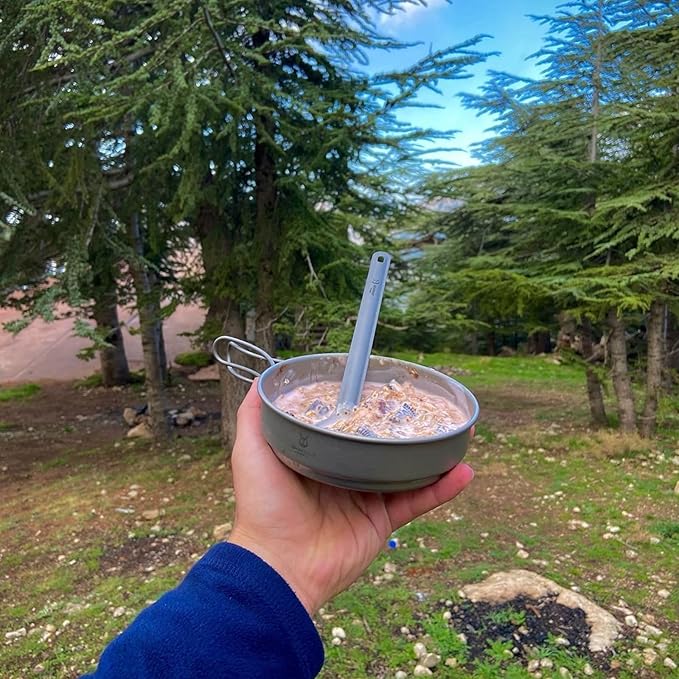 SILVERANT Camping Plate Titanium Pan Dish Plate with Handle & Mesh Bag, Large Reuseable Ultralight Dinner Plate for Camping Outdoors Backpacking (450ML)