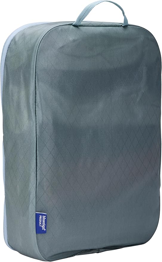 Thule Packing Cube, Size Medium, Transparent Fabric, Organize Shirts, Pants, Sweaters, Easy to Pack