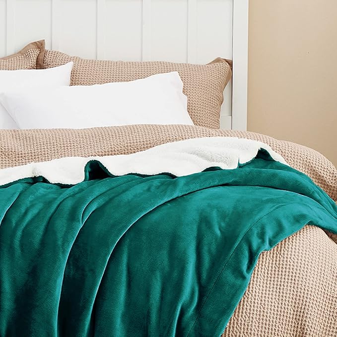 Bedsure GentleSoft Sherpa Fleece Throw Blanket Twin Size for Couch - Thick and Warm, Soft Fuzzy Plush Twin Christmas Blanket for Winter, Forest Green, 60x80 Inches