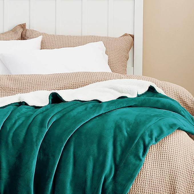 Bedsure GentleSoft Sherpa Fleece Blankets Queen Size for Bed - Thick and Warm, Soft Fuzzy Plush Queen Christmas Blanket for Winter, Forest Green, 90x90 Inches
