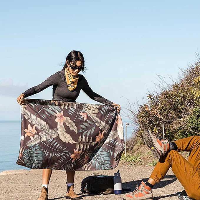 Nomadix Ultralight Towel - Quick Dry & Super Lightweight - Perfect As A Pack Towel to Save On Space - Made with Recycled Materials - Palms Night - 30x54