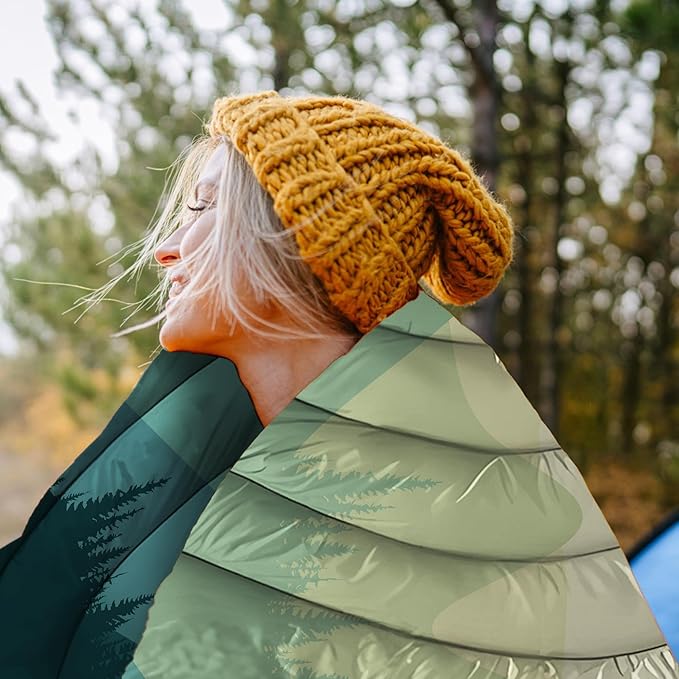 Yizheer Outdoor Puffy Packable Lightweight Down Alternative Printed Camping Blanket Large Ultra Warm Hammock Top Quilt Waterproof Blanket for Traveling, Stad Cold Weather 1-Person, 76" x 54"