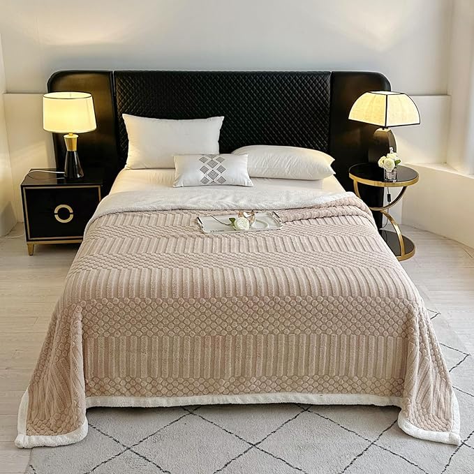 UKELER Sherpa Bed Blanket 80 × 90 inch, Ultra Soft Queen Size Throw Blankets for All Season, Cozy Plush Striped Fleece Blanket for Bedroom Living Room Dorm Hostel Sofa Camping, Camel