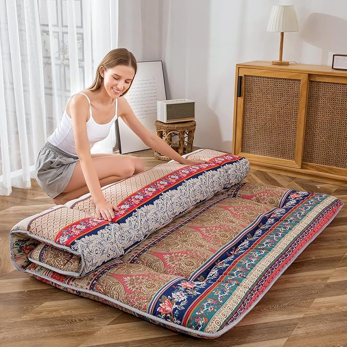 MAXYOYO Bohemian Retro Floor Mattress Vintage Floral Japanese Futon Mattress Roll Up Thicken Sleeping Bed Portable Camping Mattress Floor Lounger Couch Bed Mattress Pad Queen