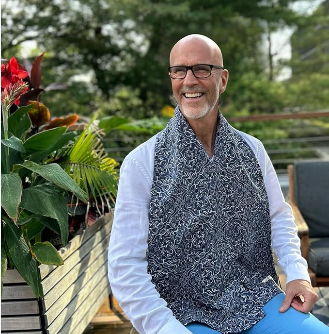 Reversible Adult Bibs for Women & Men - Adult Bib Scarf for Elderly - Dining Clothing Protectors - Washable Dining Scarf for Senior Citizens