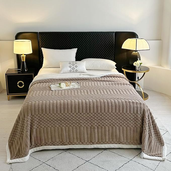 UKELER Sherpa Bed Blanket 80 × 90 inch, Ultra Soft Queen Size Throw Blanket for All Season, Cozy Plush Striped Fleece Blankets for Bedroom Living Room Dorm Hostel Sofa Camping, Coffee