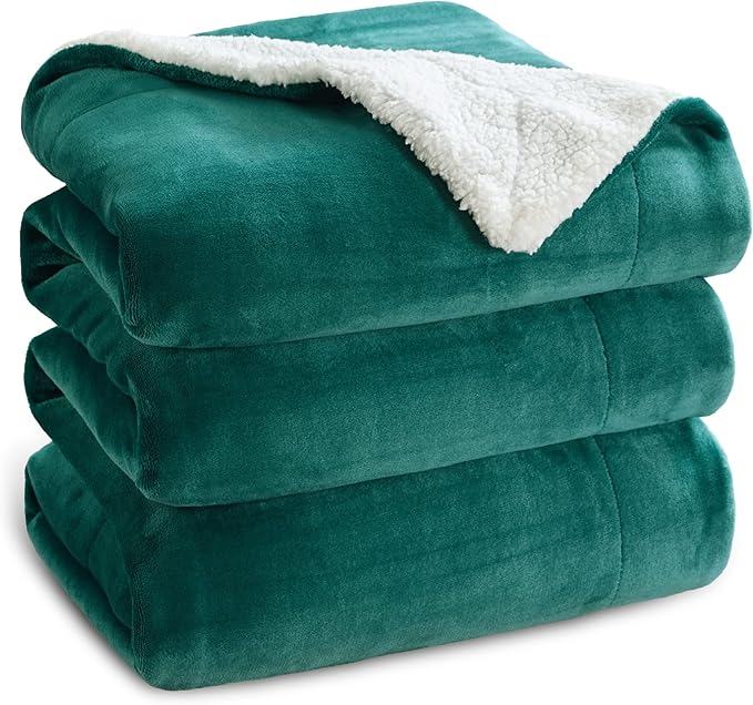 Bedsure GentleSoft Sherpa Fleece Blankets King Size for Bed - Thick and Warm, Soft Fuzzy Plush King Christmas Blanket for Winter, Forest Green, 108x90 Inches