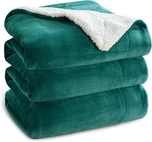 Bedsure GentleSoft Sherpa Fleece Blankets King Size for Bed - Thick and Warm, Soft Fuzzy Plush King Christmas Blanket for Winter, Forest Green, 108x90 Inches