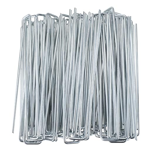 Finderomend 100 Pack Landscape Staples and 100 Pack Gaskets,8" Long 9 Gauge Galvanized Steel Garden Staples with Black Pads,Landscape Pins Turf Staples for Securing Weed Barrier Artificial Grass