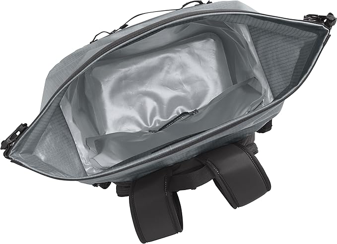 CamelBak ChillBak Pack 30 Soft Cooler Backpack & Hydration Center Fusion Reservoir 6L