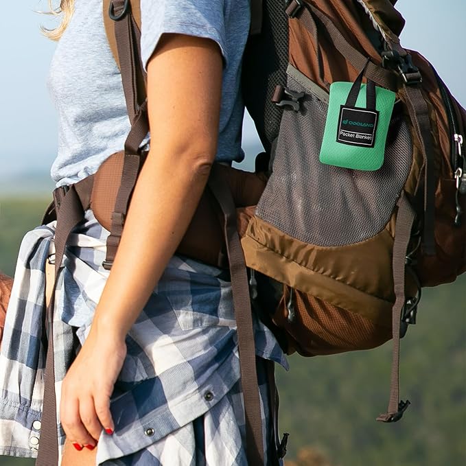 Odoland Beach Blanket Picnic Blanket, 43.3" x 27.5" SandProof Waterproof Outdoor Pocket Blanket with Portable Bag, Foldable Lightweight Sand Free Mat for 1 People Hiking, Camping, Travel, Light Green