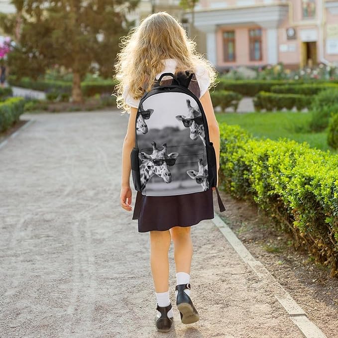 Men Women Lightweight Funny Giraffes Family Set Casual Daypack Large Capacity Bookbag With Adjustable Shoulder Straps for Gym Business Bicycle