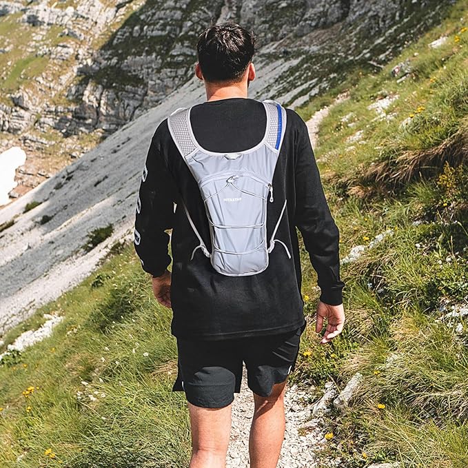 Hydration Backpack with 2L Hydration Bladder Lightweight Water Backpack Climbing Pouch for Hiking Hydration Pack for Running Cycling Hiking
