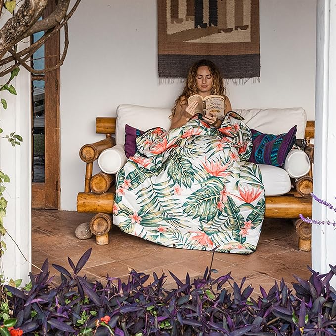 Nomadix Puffer Blanket – Water-Resistant, Eco-Friendly Insulated Blanket with Snaps for Camping, Beach, and Travel, Made from Recycled Materials