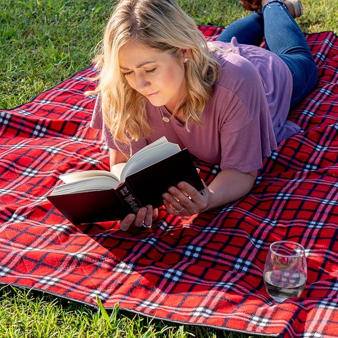 BRAWNTIDE Large Outdoor Waterproof Blanket - Extra Thick Fleece, Warm, Windproof, Sandproof, Quilted, 82" x 55", Ideal for Beaches, Picnics, Camping, Stadiums, Dogs, Car
