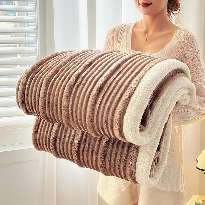 UKELER Sherpa Bed Blankets 80 × 90 inch, Ultra Soft Queen Size Throw Blanket for All Season, 470 GSM Cozy Plush Striped Fleece Blanket for Bedroom Living Room Dorm Hostel Sofa Camping, Khaki