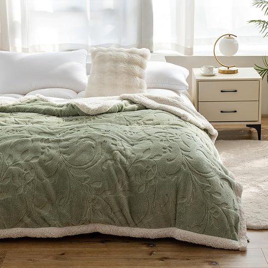 UKELER Throw Blanket 50 × 60 inch, Floral Sherpa Fleece Blanket for All Season, Warm and Cozy Blanket for Bed Couch Sofa Office Camping, Grass Green