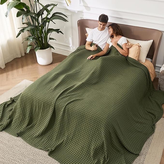 Bedsure Cooling Cotton Waffle Oversized King Blanket - Lightweight Breathable Rayon Derived from Bamboo for Hot Sleepers, Luxury Throws for Bed and Sofa, Green, 120x96 Inches