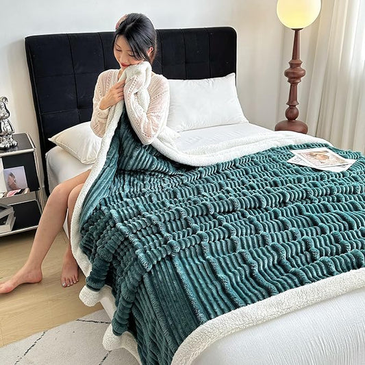 UKELER Sherpa Bed Blanket 80 × 90 inch, Ultra Soft Queen Size Throw Blanket for All Season, 470 GSM Cozy Plush Striped Fleece Blankets for Bedroom Living Room Dorm Hostel Sofa Camping, Dark Green