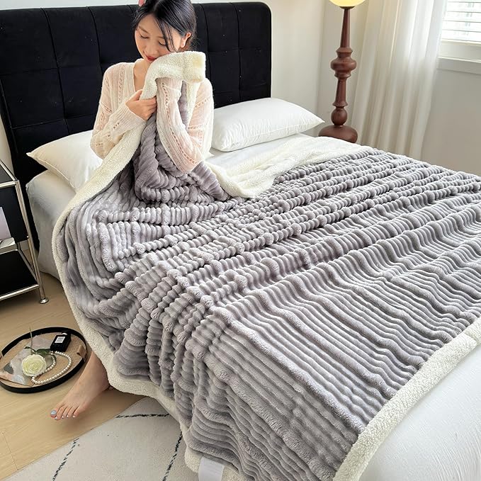 UKELER Sherpa Bed Blankets 80 × 90 inch, Ultra Soft Queen Size Throw Blanket for All Season, 470 GSM Cozy Plush Striped Fleece Blanket for Bedroom Living Room Dorm Hostel Sofa Camping, Silver Gray
