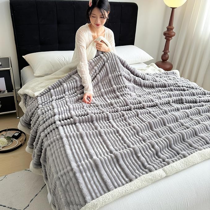 UKELER Sherpa Throw Blankets 60 × 80 inch, 470 GSM Striped Sherpa Fleece Blanket for All Season, Warm and Cozy Blanket for Couch Sofa Bed Office Camping, Silver Gray