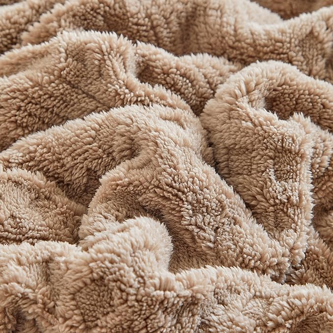 UKELER Sherpa Bed Blanket 80 × 90 inch, Ultra Soft Queen Size Throw Blankets for All Season, Cozy Plush Checkered Fleece Blanket for Bedroom Living Room Dorm Hostel Sofa Camping, Coffee