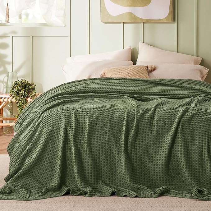 Bedsure Cooling Cotton Waffle King Size Blanket - Lightweight Breathable Blanket of Rayon Derived from Bamboo for Hot Sleepers, Luxury Throws for Bed, Couch and Sofa, Green, 104x90 Inches