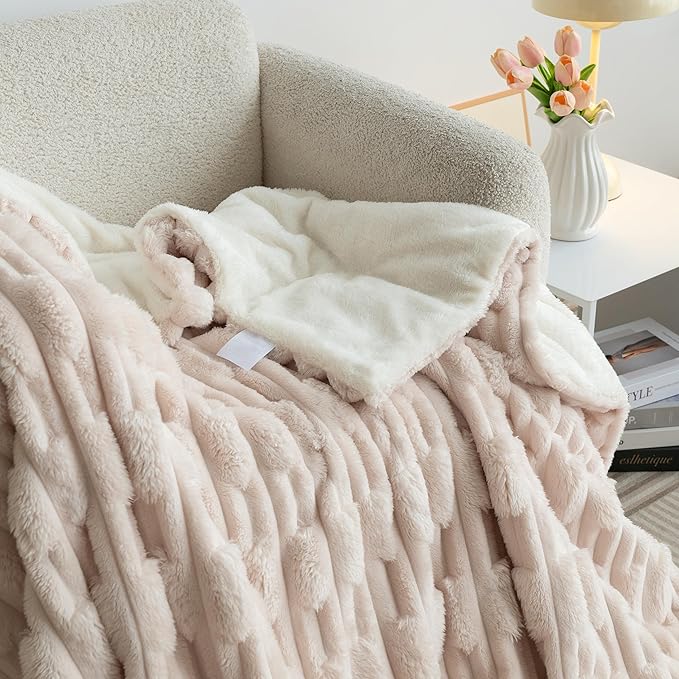 UKELER Sherpa Bed Blanket 80 × 90 inch, Ultra Soft Queen Size Throw Blankets for All Season, 610 GSM Cozy Plush Striped Fleece Blanket for Bedroom Living Room Dorm Hostel Sofa Camping, Off White