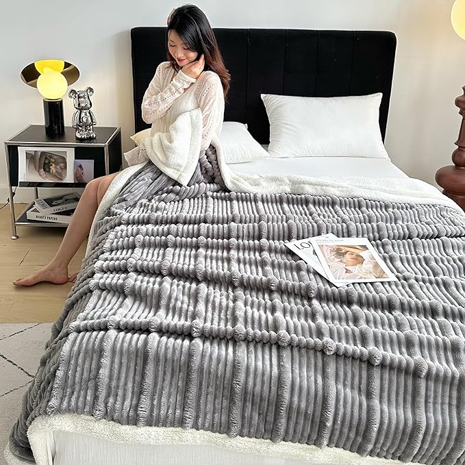 UKELER Sherpa Bed Blanket 80 × 90 inch, Ultra Soft Queen Size Throw Blankets for All Season, 470 GSM Cozy Plush Striped Fleece Blanket for Bedroom Living Room Dorm Hostel Sofa Camping, Grey