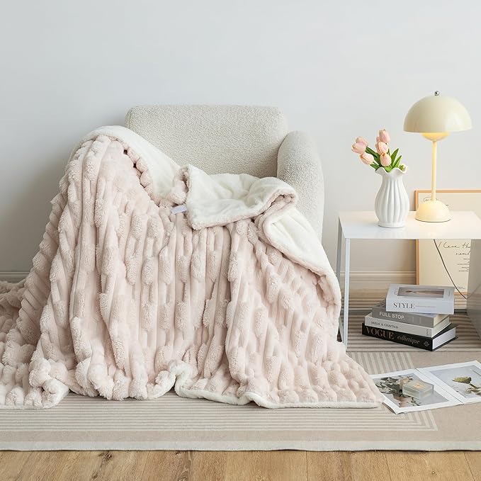 UKELER Off White Sherpa Throw Blanket 50 × 60 inch, 610 GSM Striped Sherpa Fleece Blankets for All Season, Warm and Cozy Blanket for Couch Sofa Bed Office Camping