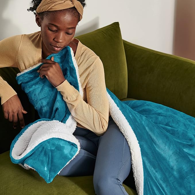 Bedsure GentleSoft Sherpa Fleece Throw Blanket for Couch - Thick and Warm, Soft Fuzzy Plush Throw Blanket for Winter, Teal, 50x60 Inches