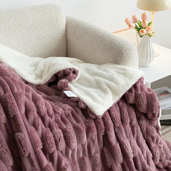 UKELER Throw Blanket 50 × 60 inch, Thick Striped Sherpa Fleece Blankets for All Season, 610 GSM Warm and Cozy Blanket for Bed Couch Sofa Office Camping, Purple