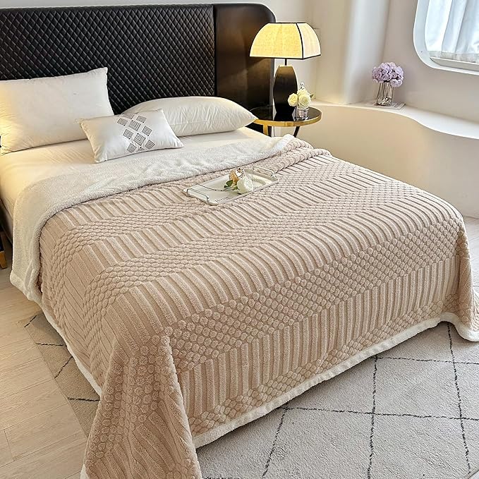 UKELER Sherpa Bed Blanket 80 × 90 inch, Ultra Soft Queen Size Throw Blankets for All Season, Cozy Plush Striped Fleece Blanket for Bedroom Living Room Dorm Hostel Sofa Camping, Camel