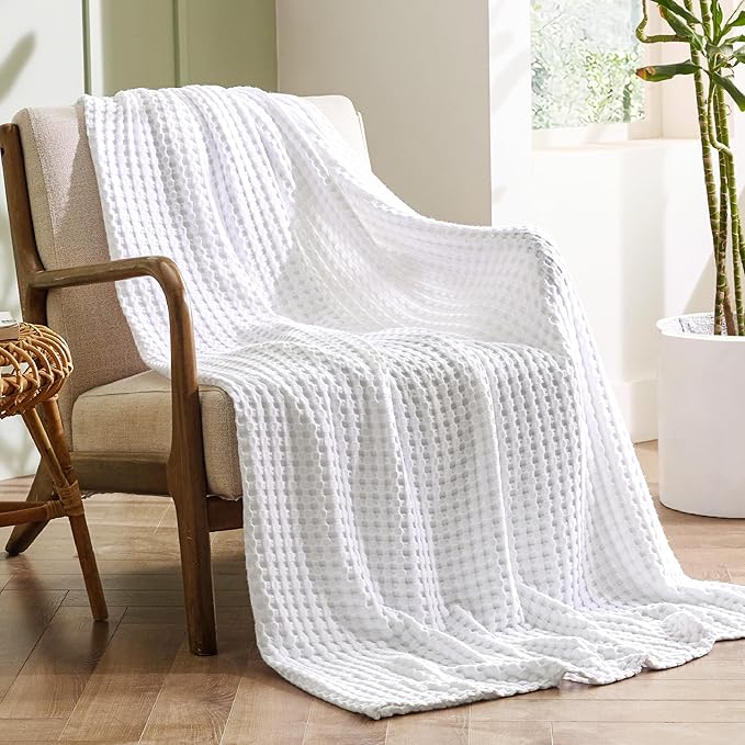 Bedsure Cooling Cotton Waffle Twin XL Blanket - Lightweight Breathable Blanket of Rayon Derived from Bamboo for Hot Sleepers, Luxury Throws for Bed, Couch and Sofa, White, 66x90 Inches