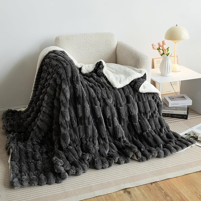 UKELER Cozy Sherpa Bed Blanket Queen Size 80 x 90 inch, Striped Throw Blanket for Bed Couch Sofa Camping, Great Gift for Mother's Day, Father's Day, Thanksgiving, Christmas,New Year's Day, Dark Grey